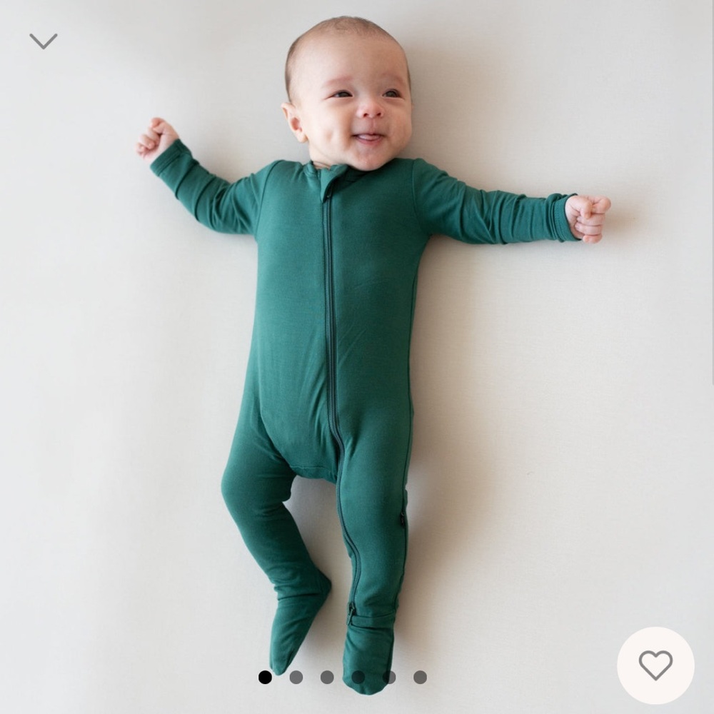 Kyte Baby Zippered Onesie in Emerald